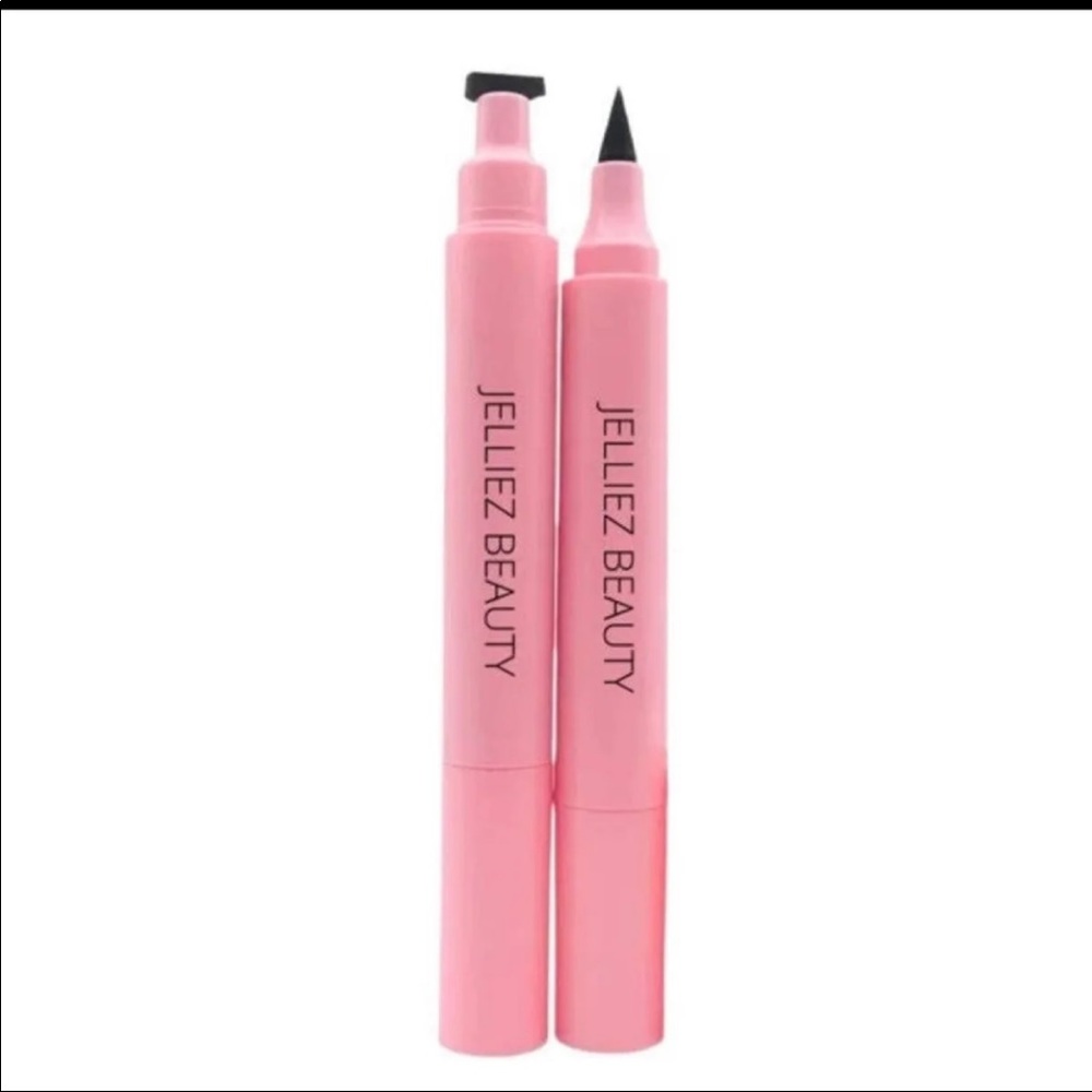 Double sided wing stamp eyeliner